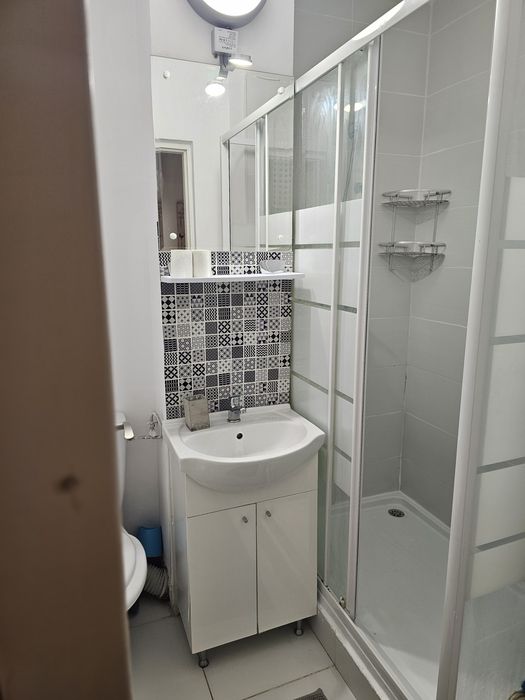 Vând apartament 3 camere Câmpina