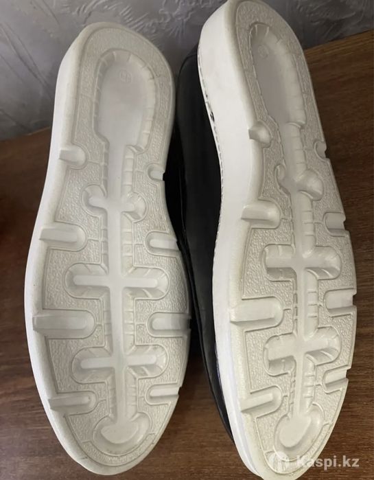 Продам мужские лоферы