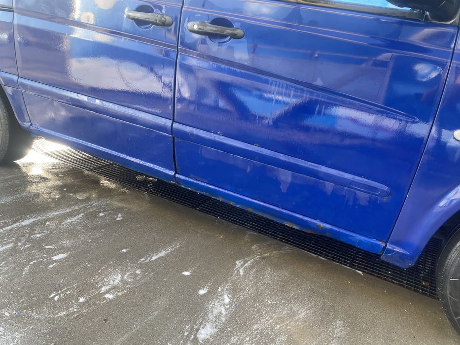 3300€ vand sau schimb mercedes vito 150 de cai