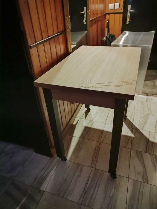 Маса кухненска, нова