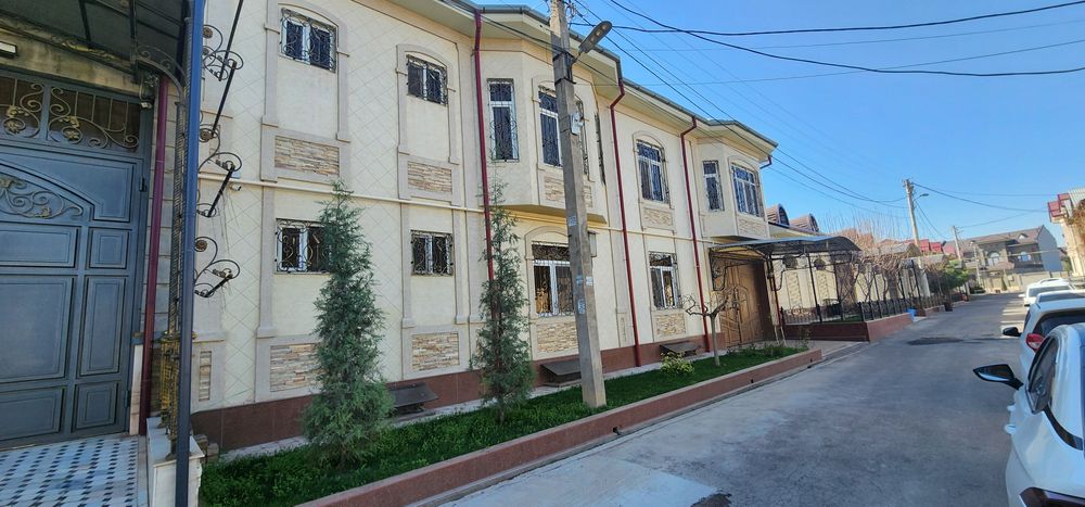 Охунбобоевда 6 соток ер майдонида жойлашган тайёр уй сотилади