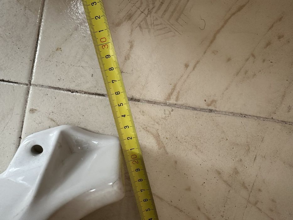 Конзола (ботуш) за мивка