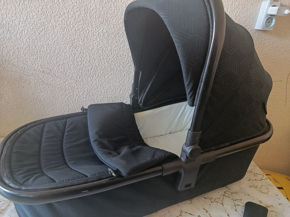 Продам люльку для коляски iLovi (без шасси)
