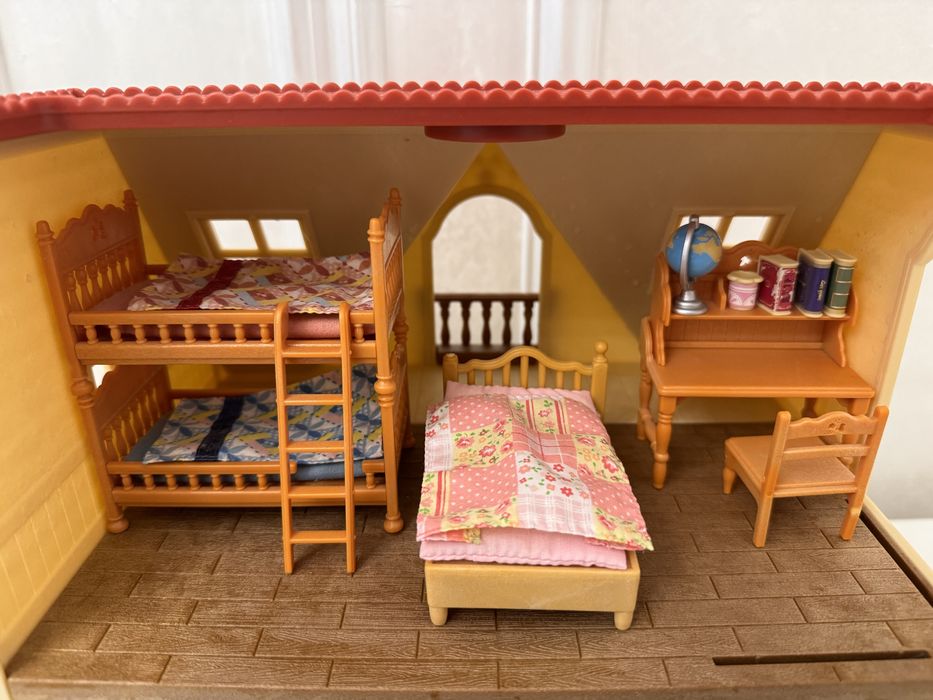 Домик Sylvanian Families с мебелью и животными