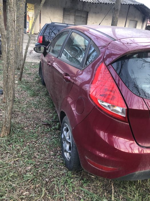 Ford fiesta avariat