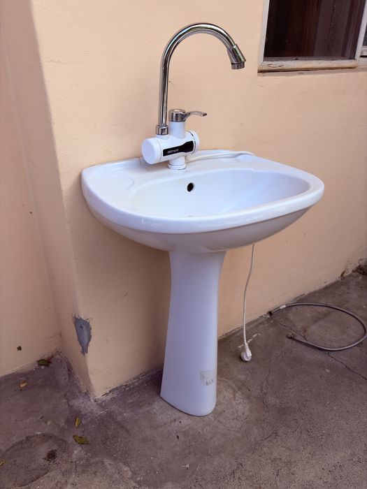 Chiuveta baie cu picior + robinet electric Delimano