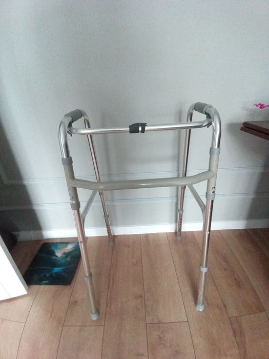 Медицинский ходунок