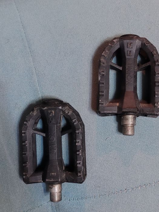 Педали на велосипед