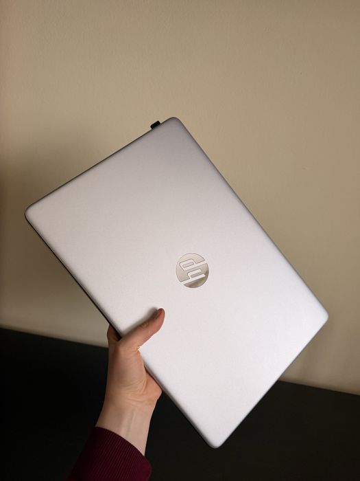 Laptop Laptop HP 15s-fq5051nq, Intel Core i5-1235U pana la 4.4GH