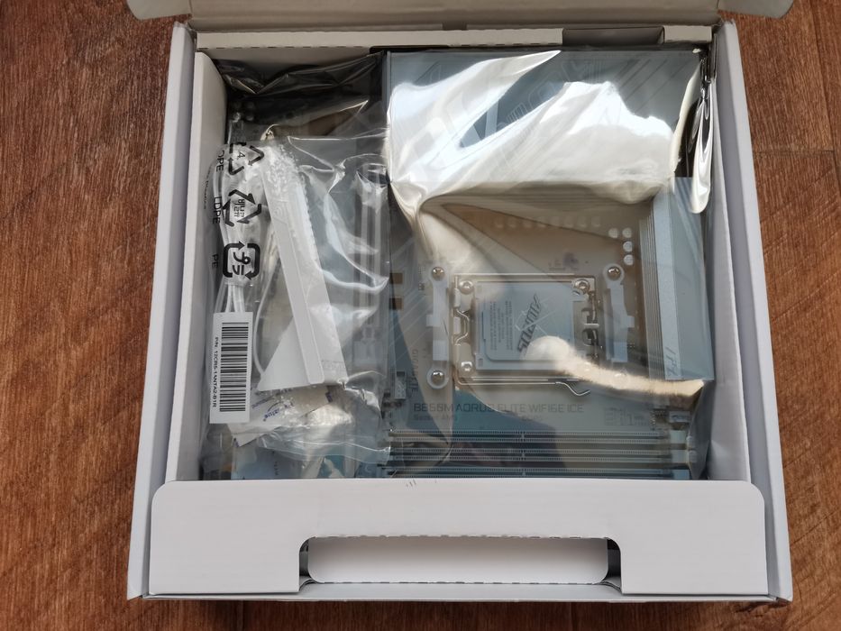 Gigabyte B850M Aorus Elite WIFI6E ICE