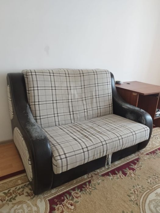 Диван в удовлетворительном состоянии