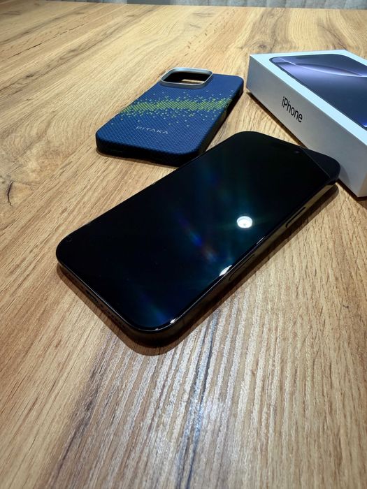 iPhone 16 Pro - 256 GB - Black Titanium - Като нов