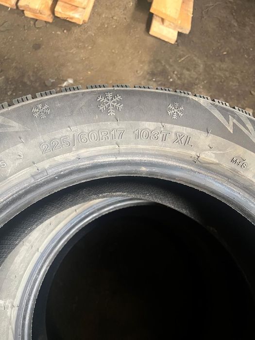 Продам шины 225/60R17