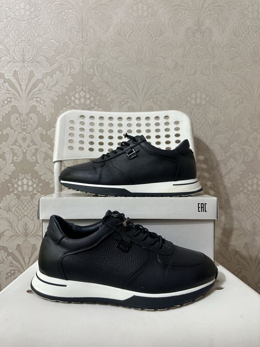 Мужские  кроссовки  темно синие