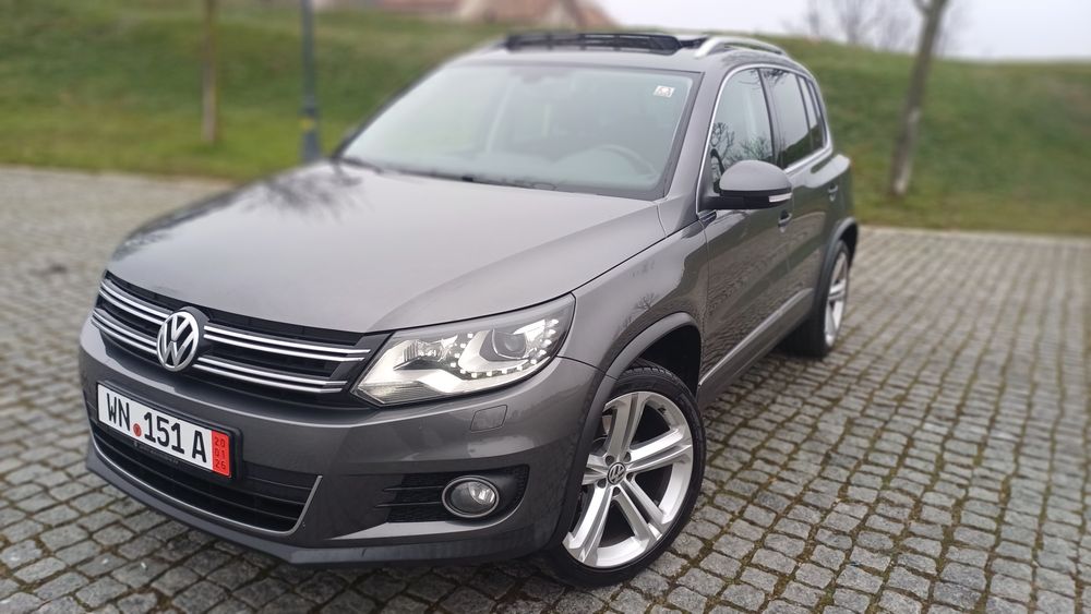 VOLKSWAGEN Tiguan