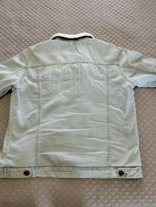 Продам джинсовую куртку