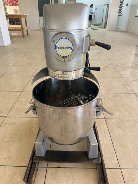 2 та 30 лт миксир б/у тез ва арзон нархда сотилади