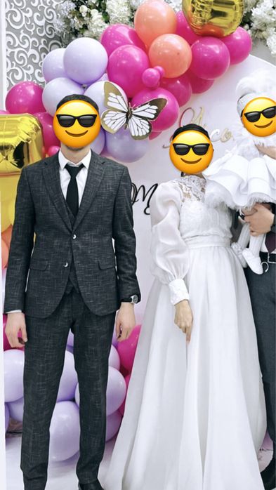 Продам 2 костюма тройки Турция