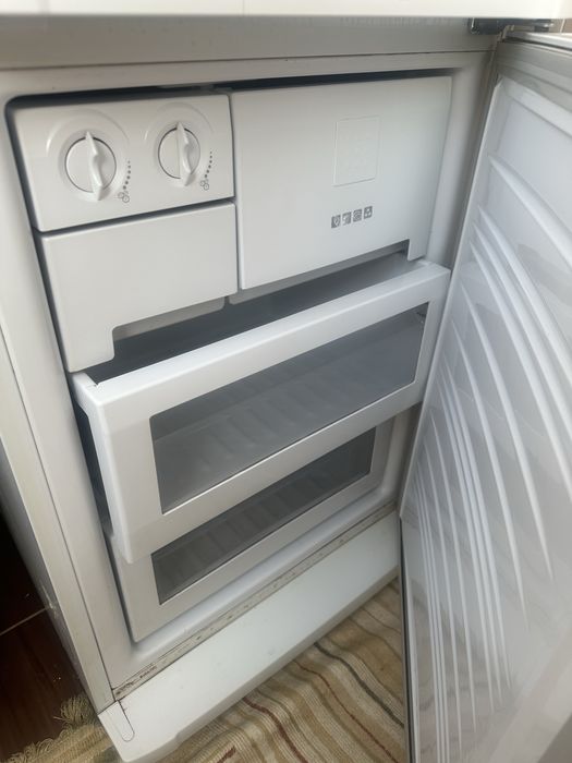 Холодильник Samsung