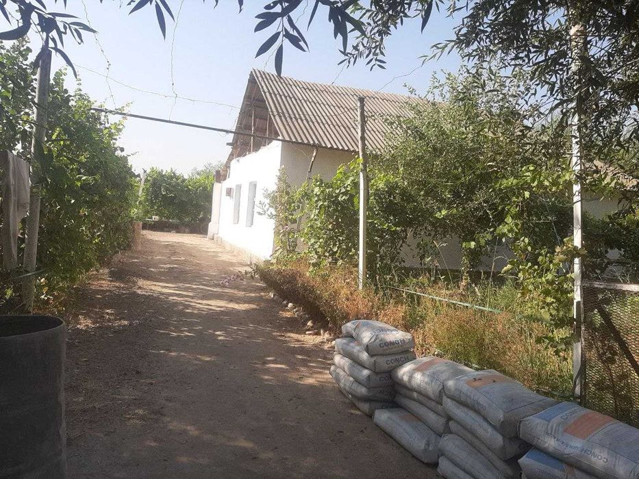 Uy sotiladi.  Srochna