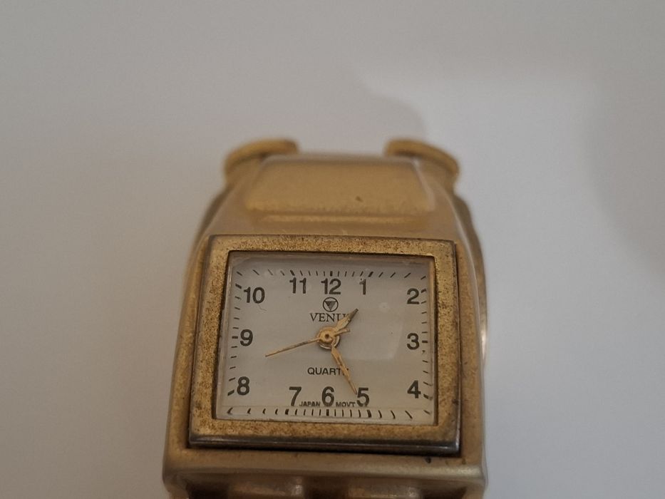 Masinuta miniaturala Rolls Roys cu Ceas - 75 lei