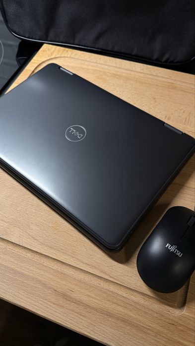 Лаптоп тъчскрийн Dell Latitude 3190 2 in 1 + мишка Fujitsu + чанта
