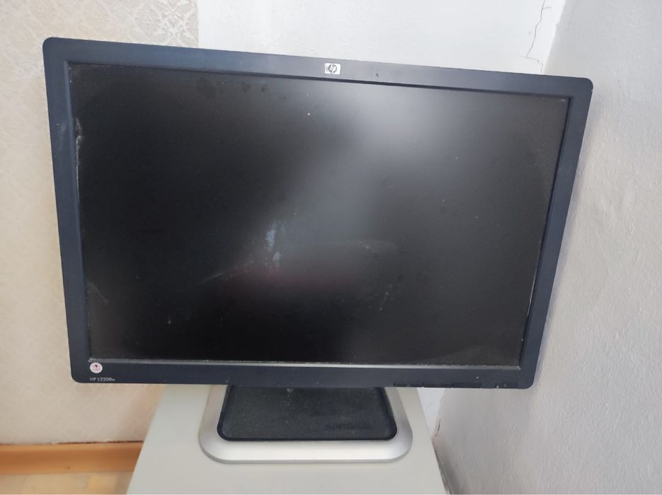 Компьютер с комплектующими.