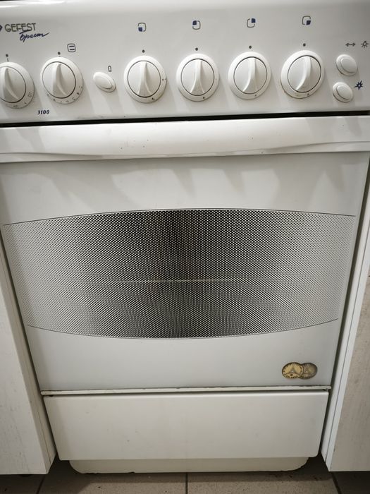 Продам б/у газовую плиту