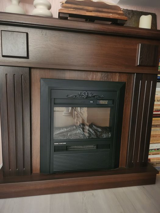 Șemineu electric nefolosit, decorativ