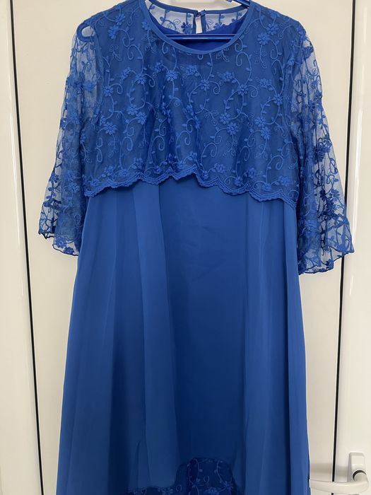 Чисто нова официална рокля