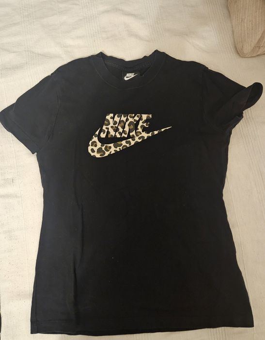 Дамска черна тениска Nike