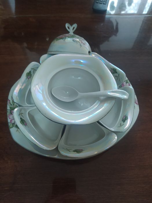 Менажница(столовая посуда)