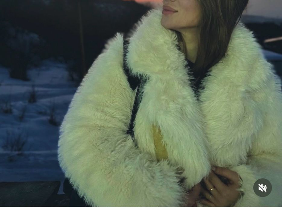Продам шубку белую , размер м