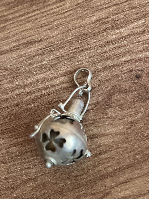 Сребърна висулка,