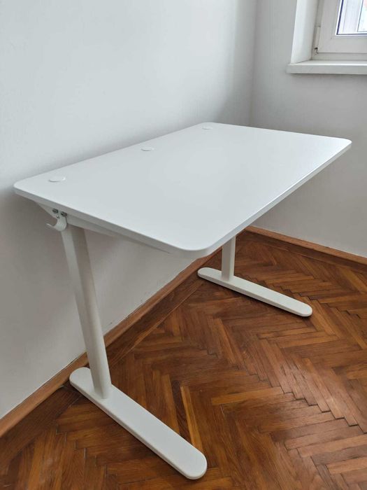 Birou IKEA si scaun de birou XXXLutz