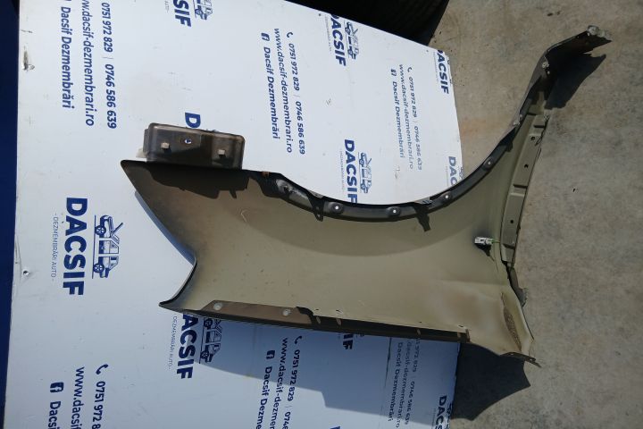 Aripa fata stanga Nissan Qashqai prima generatie J10