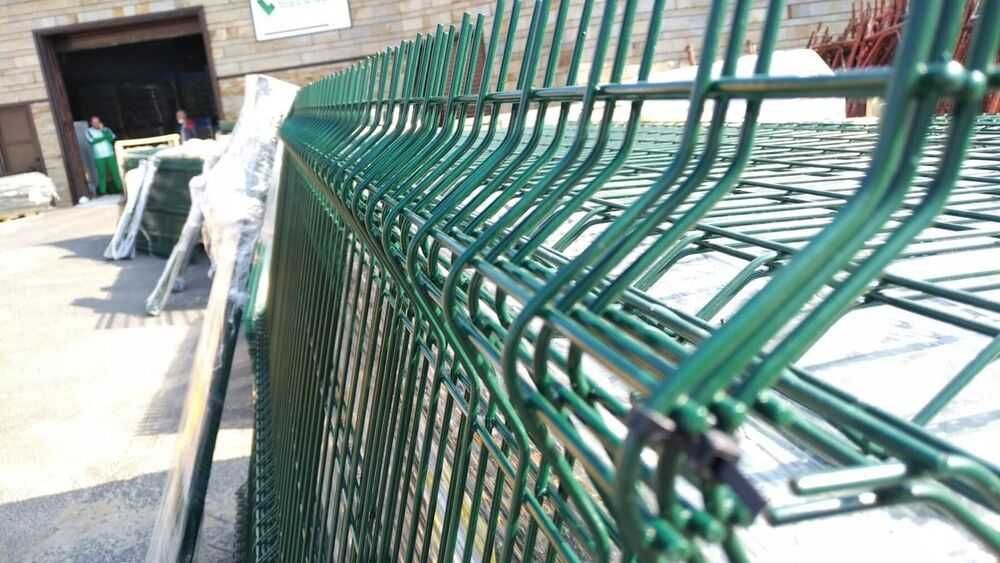 Ограда. Метални оградни пана и колове. Мрежа с декорация. ТОП оферти!