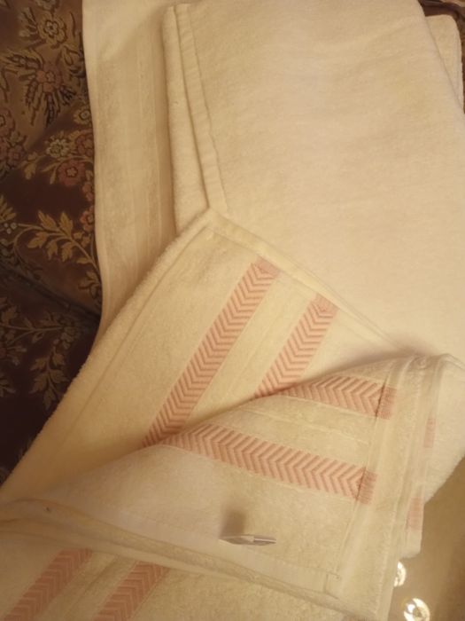 Prosoape albe din bumbac 100%, NOI, pentru pensiune