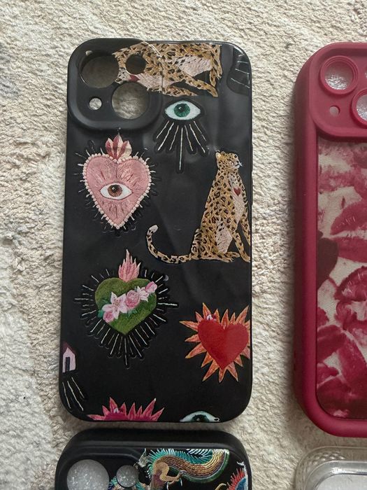 Чехлы на iPhone 13