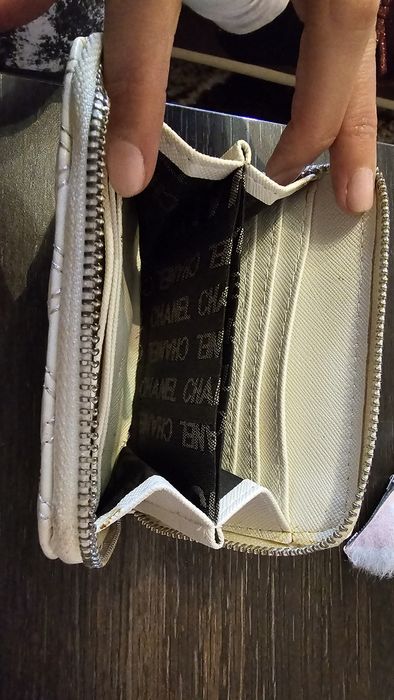 Дамско портмоне бяло