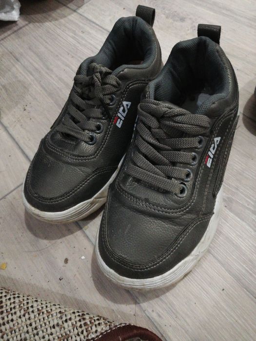 Продам обувь детскую