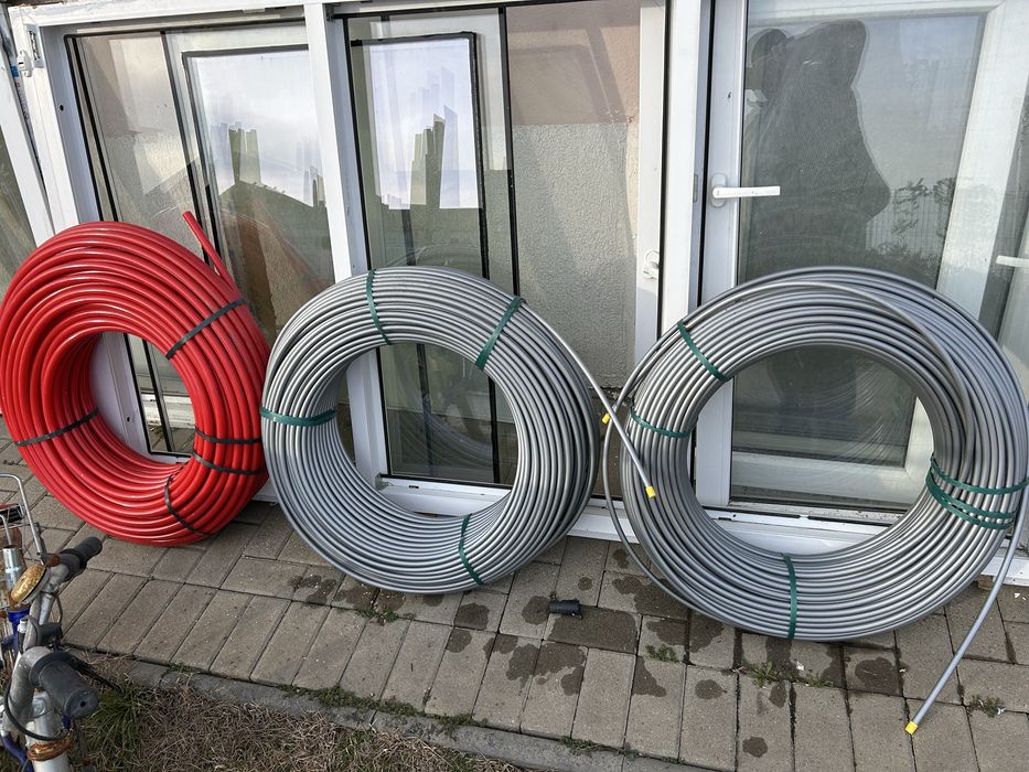 Vind 3 role de teava pentru incalzire in pardosea