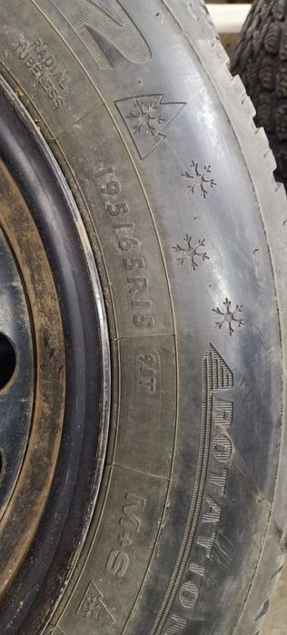 Продам зимние шины вместе с дисками