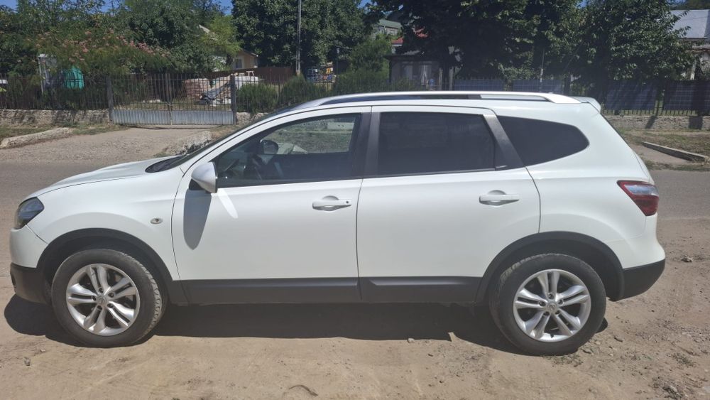 Nissan Qashqai+2 Facelift_2011-1.6Diesel-4×4-aPanoramic
