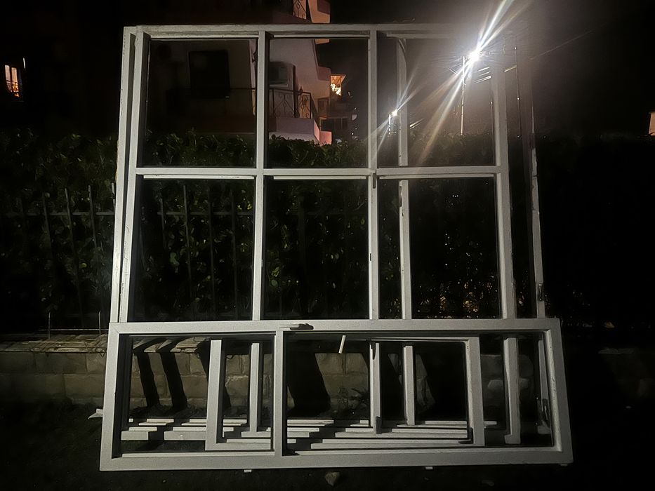 Дограма двукамерна 230/250 и 180/250 бяла