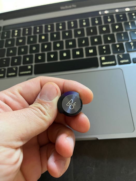 Casti wireless Bang & Olufsen EQ impecabile, ca noi. Sunt Hi-Fi. B&O