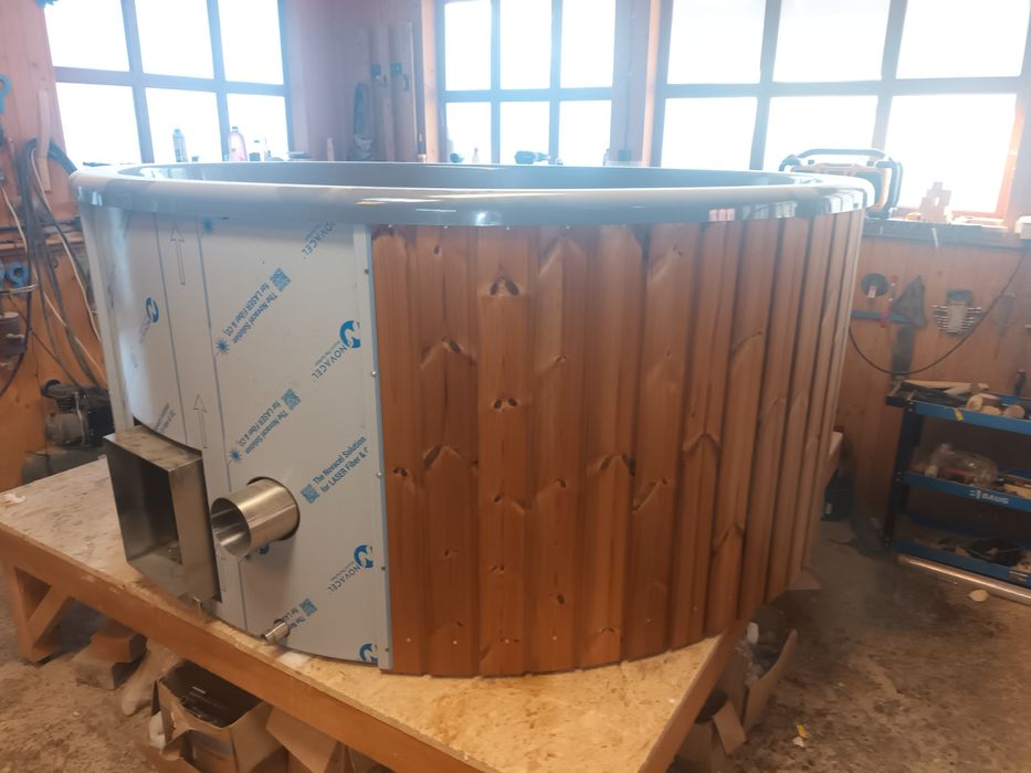 Ciubar din fibra de sticla, "Wellness" diam.2.25m cu soba incorporata