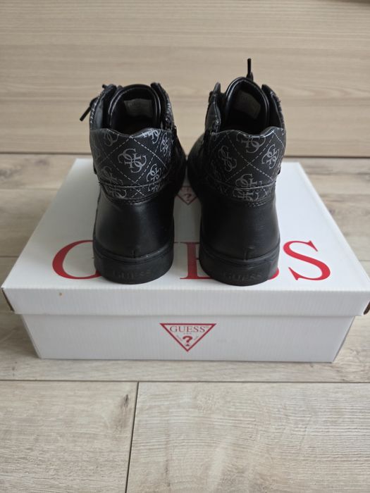 Оригинални Guess обувки