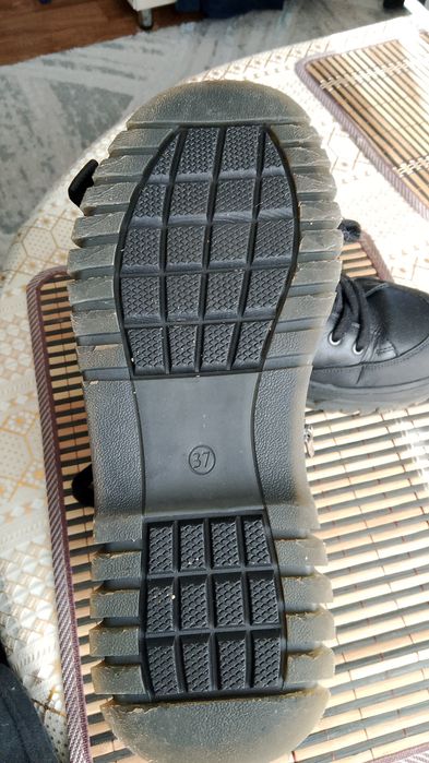 Кожаные подростковые ботинки