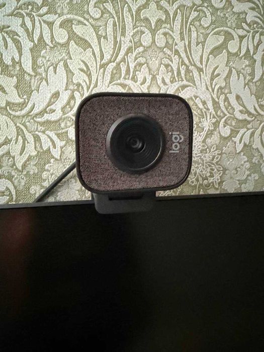Web-камера Logitech StreamCam